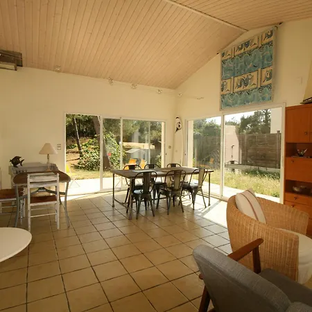 Maison Avec Jardin à 150m De La Plage, 2 Chambres, Wi-fi, Parking, Animaux Acceptés - Fr-1-22-351 * La Tranche-sur-Mer